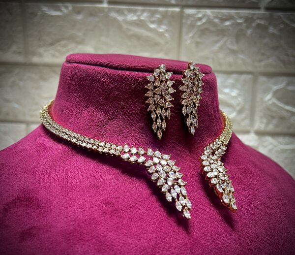 Kareena Kapoor Inspired Ad Necklace Set - Image 2